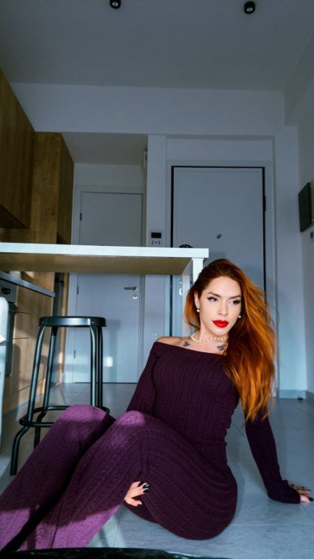 Larissa Ginger 28