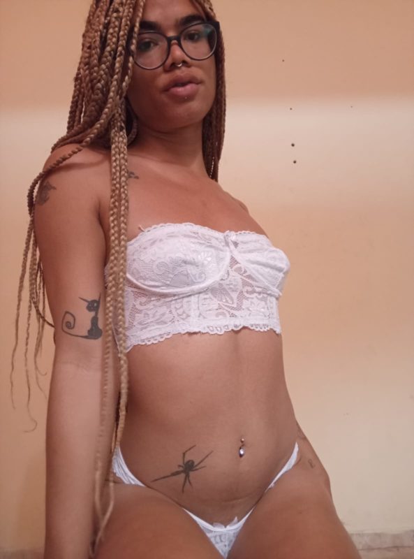Alana Lima 22