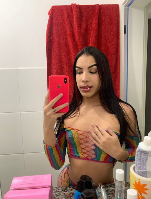 Gabby Ferraz 48