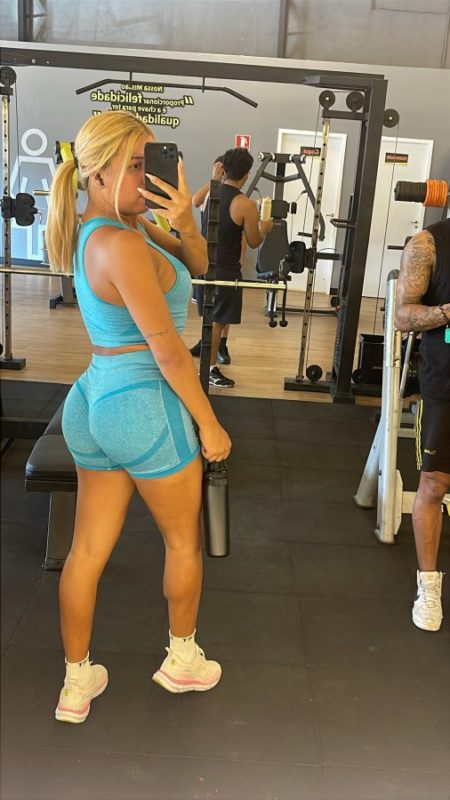 Rebecca Souza 10