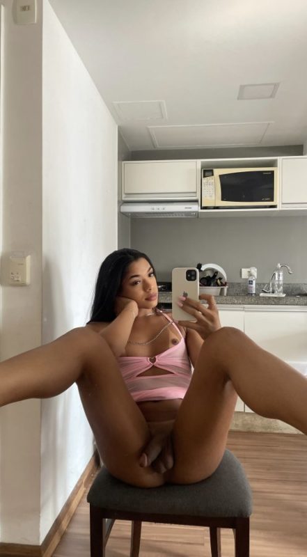 Rhiana Lira 18