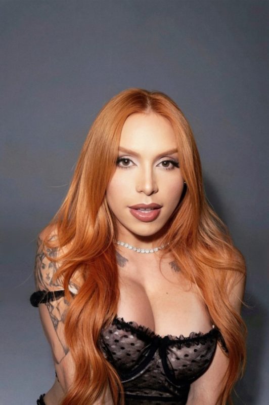 Larissa Ginger 19