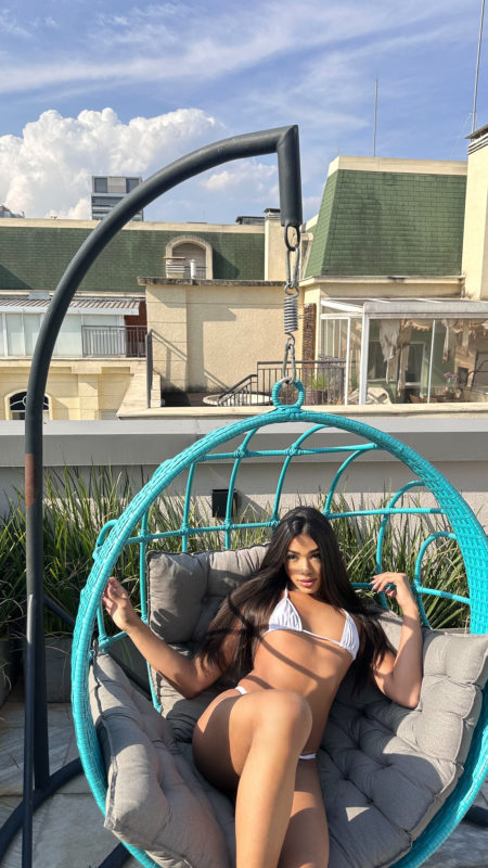 Rhiana Lira 5