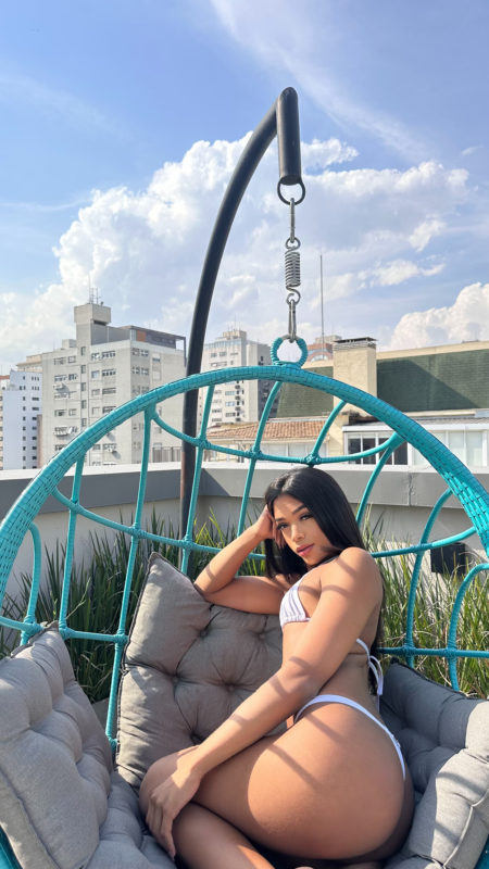 Rhiana Lira 6