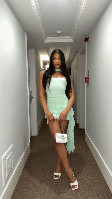 Rhiana Lira 22