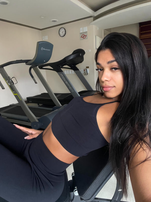 Rhiana Lira 34