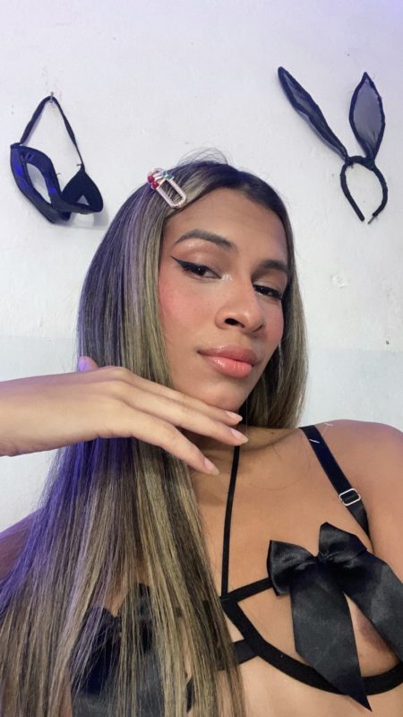 Isis Torres 22