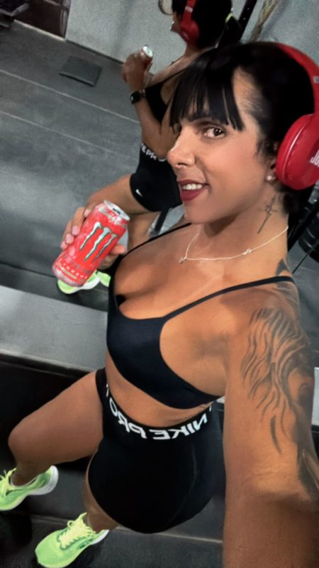 Monique Oliveira 28