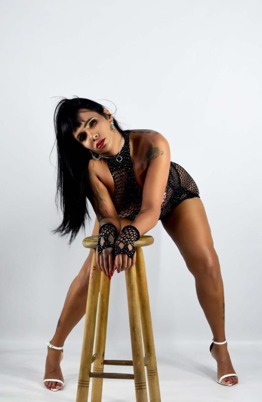 Monique Oliveira 12