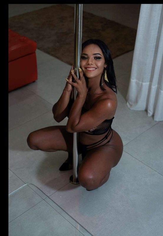 Carol Fernandes 9