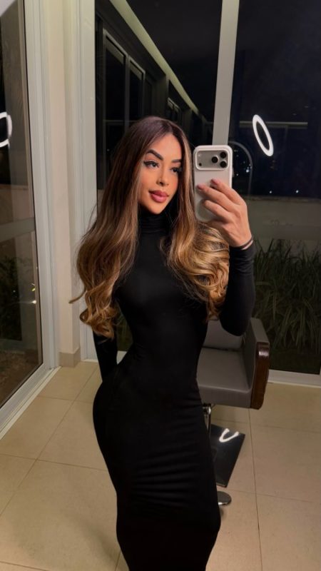 Alice Borges 24