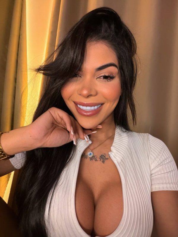 Laís Bueno 14