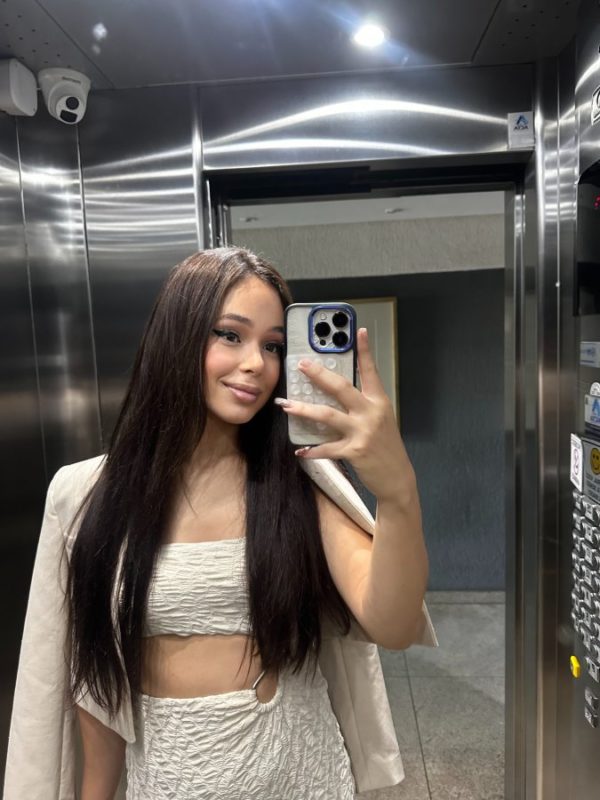 Luna Queiroz 9