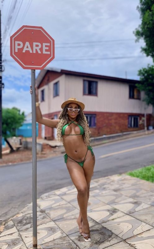 Adria Knowles 7