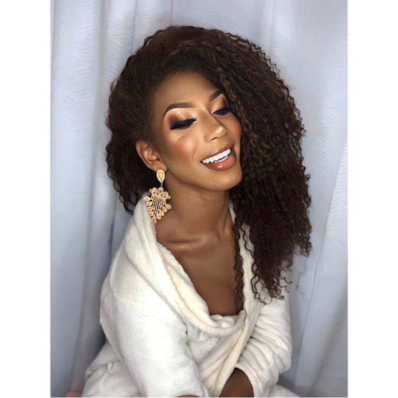 Adria Knowles
