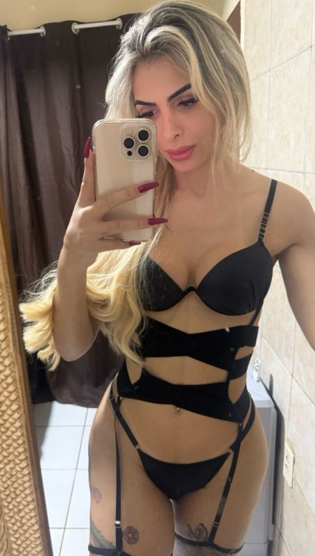 Sabrynna Hott 42