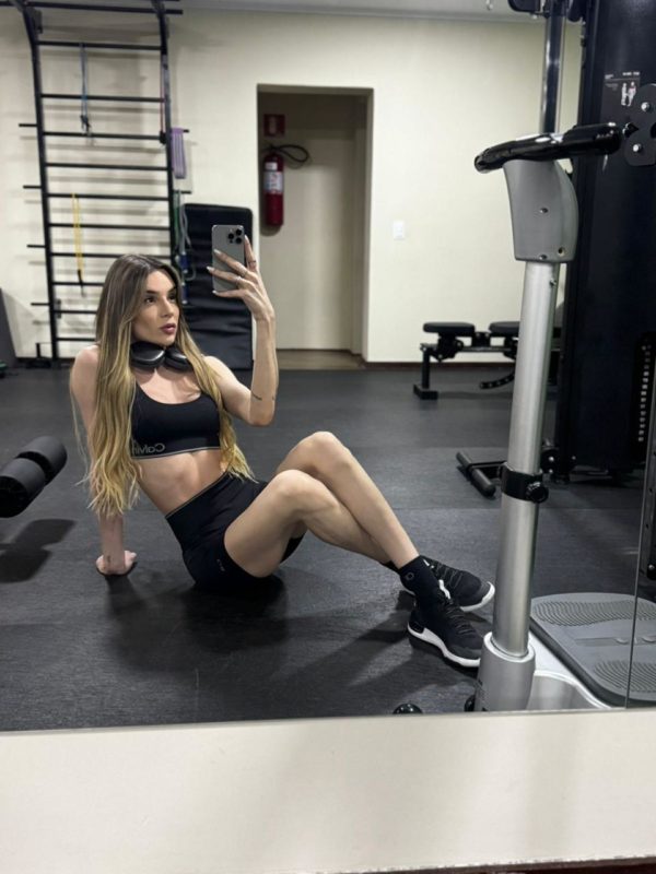 Gabi Araújo 28