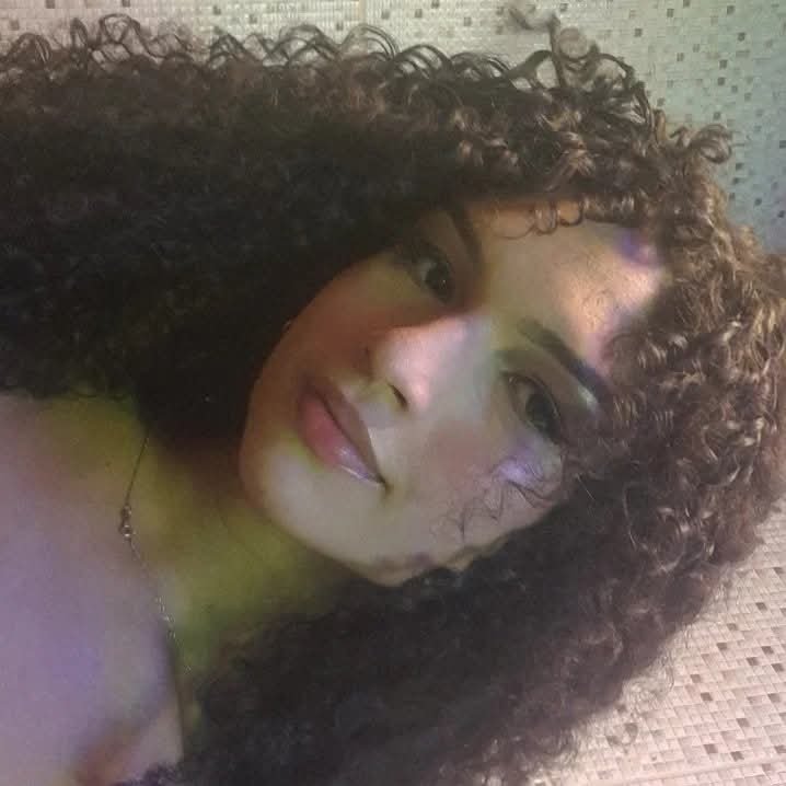 Emily Massoterapeuta 12