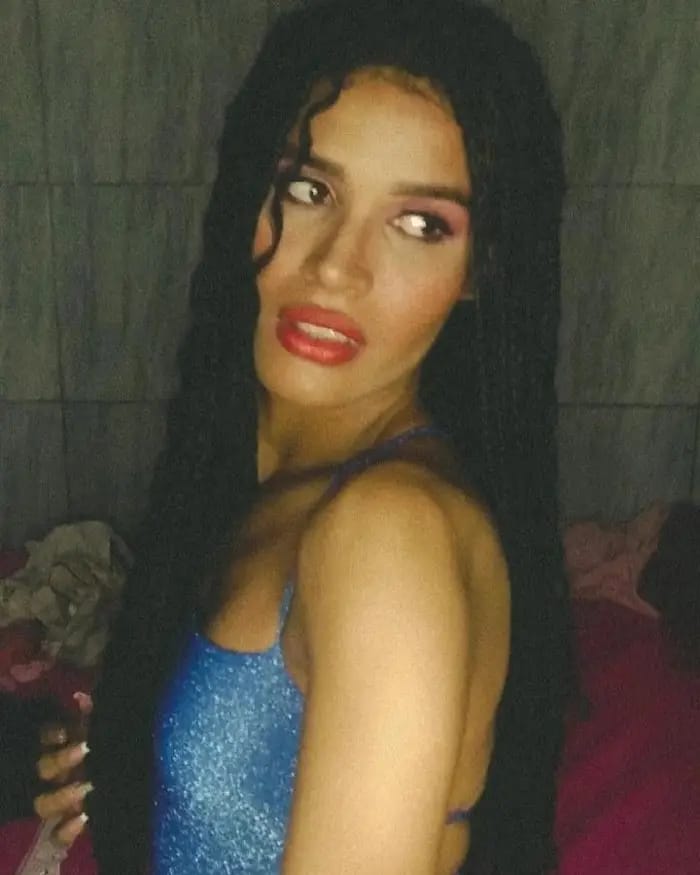 Stefany Soares 30