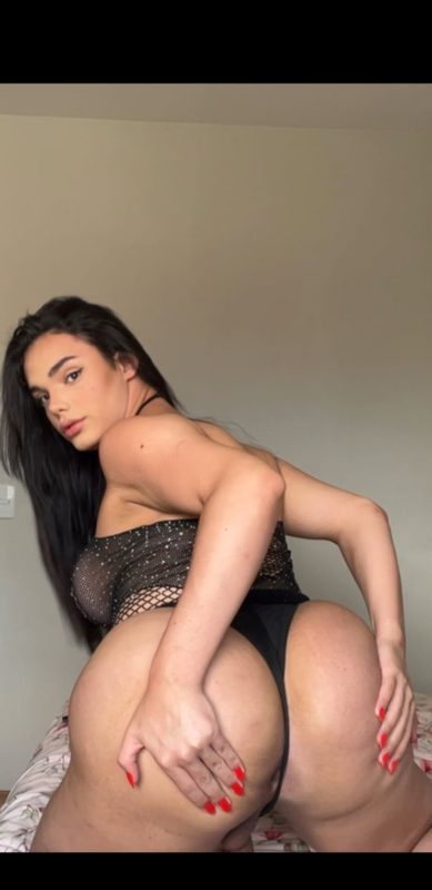 Pamela Negretti 23