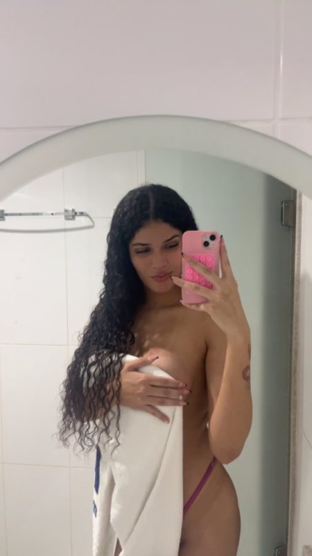 Stefany Soares 18