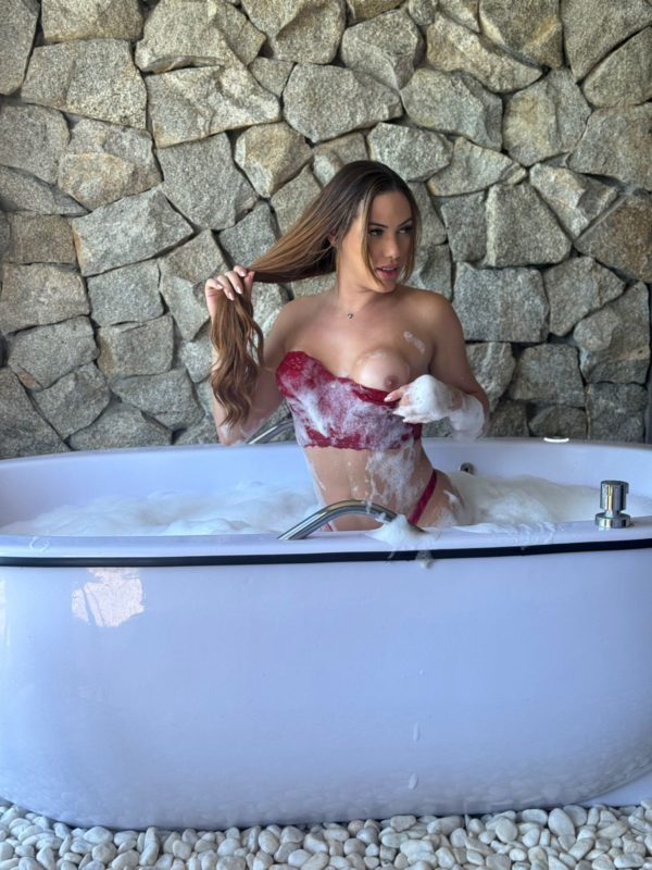 Bianca Santos 1