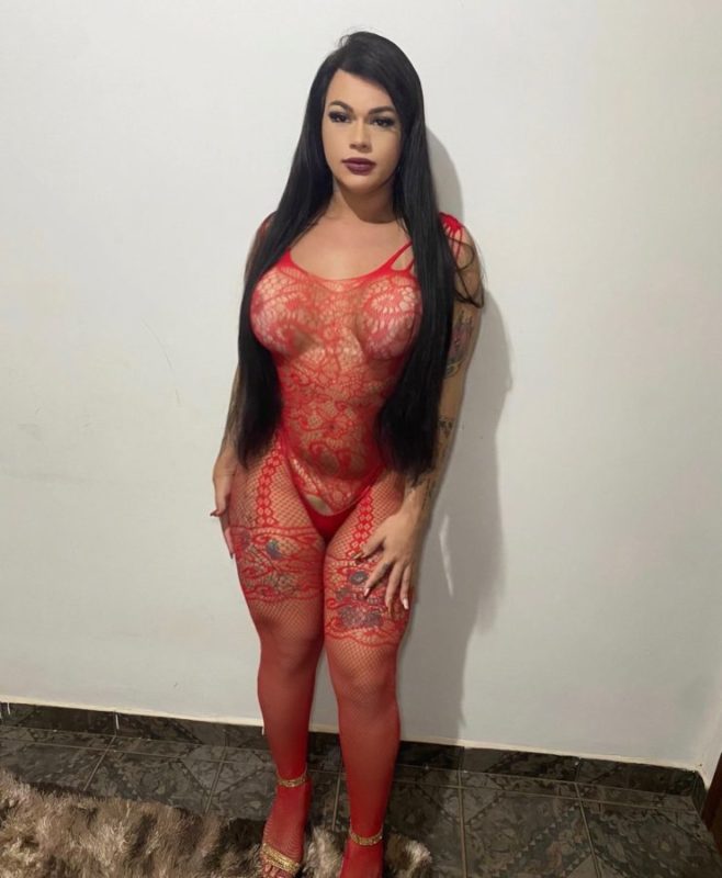 Julianna Guimarães 16