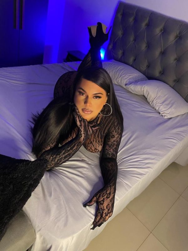 Julianna Guimarães 15