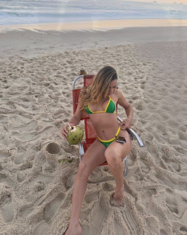 Bianca Santos 31
