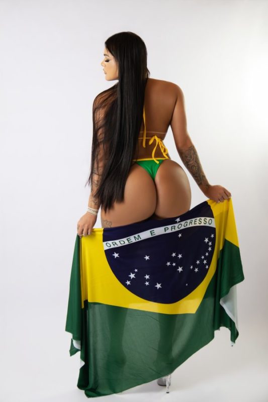 Julianna Guimarães 16