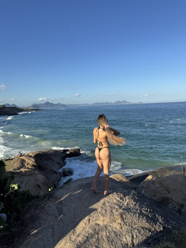 Bianca Santos 14