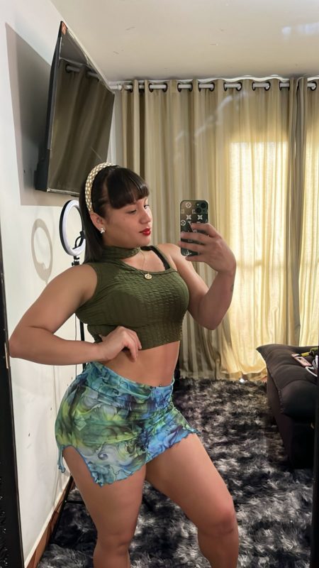 Maya Loren 32