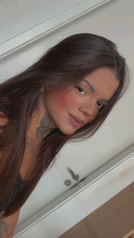 Victoria Maldonado 32