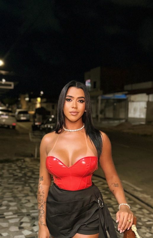 Laura Sophia 17