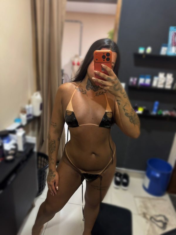 Victoria Maldonado 42