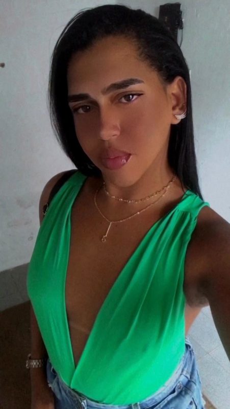 Laura Sophia 18