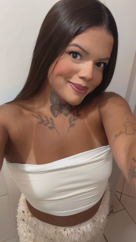 Victoria Maldonado 27