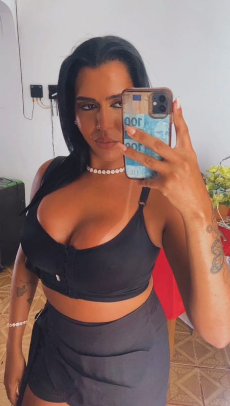 Laura Sophia 27