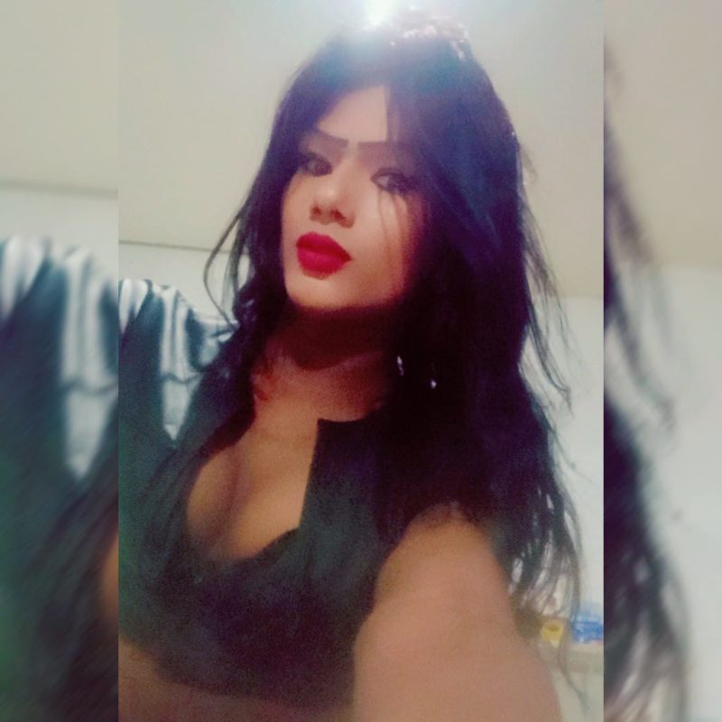 Débora Souza 18