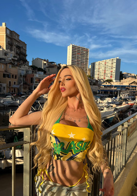 Victoria Moura 30