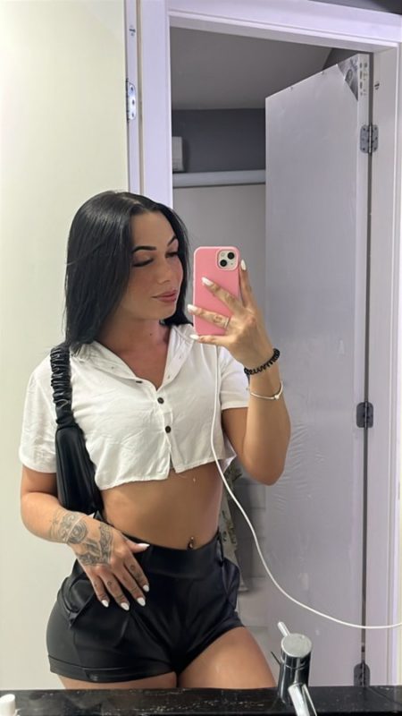 Vivi Guedes 9