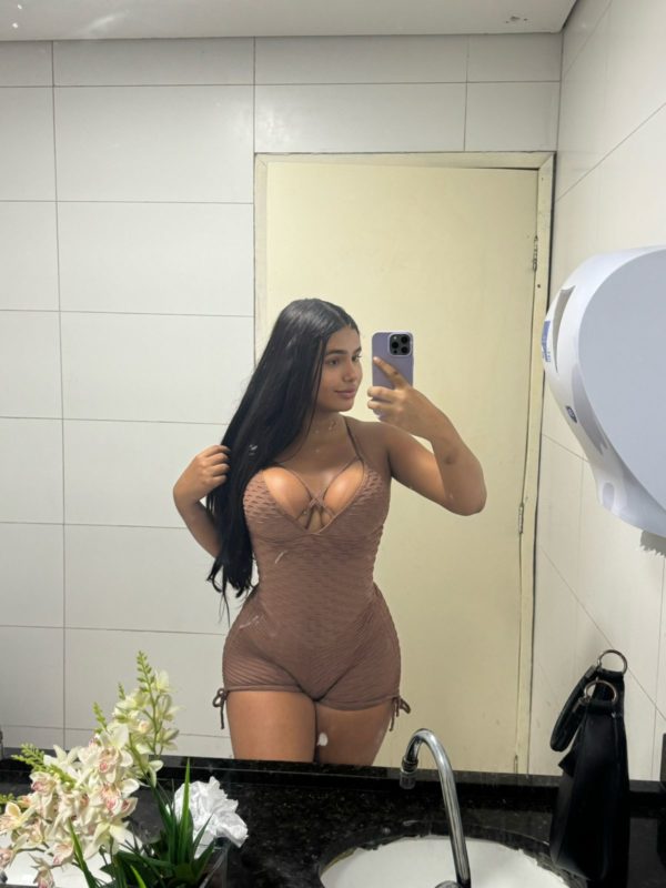 Lanay de Castro 24