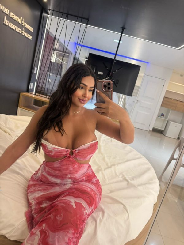 Lanay de Castro 52