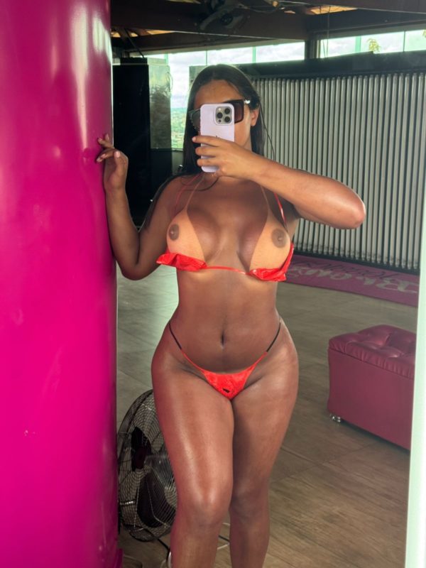 Lanay de Castro 81