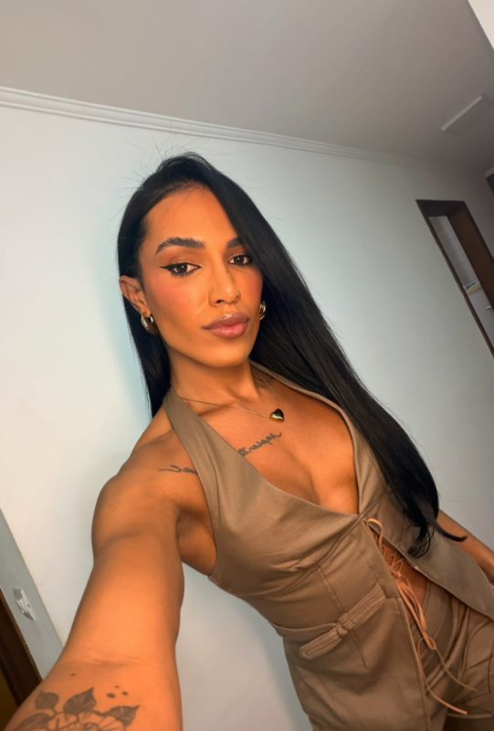 Rebeca Lins 24
