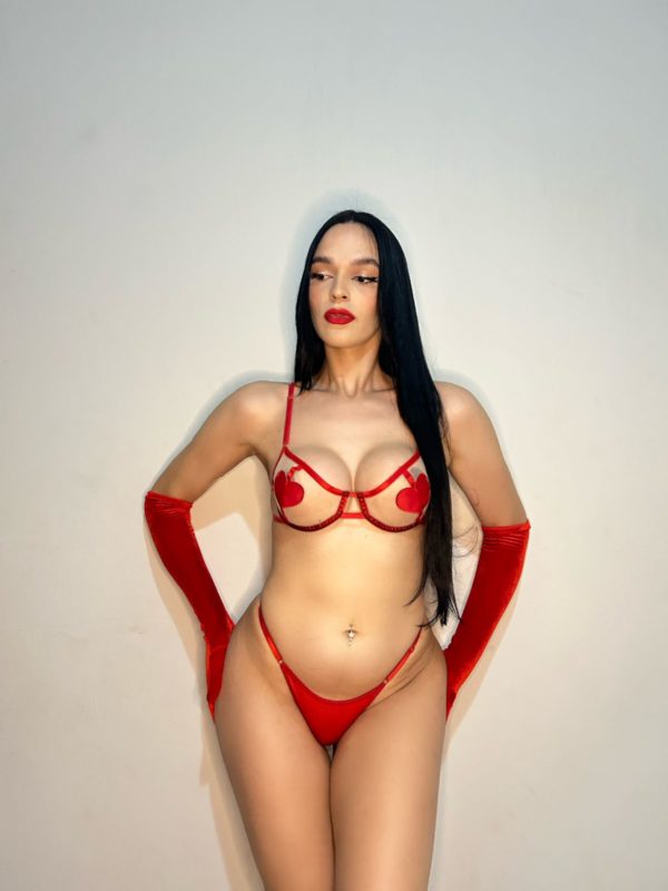 Yara Cerniatto 30