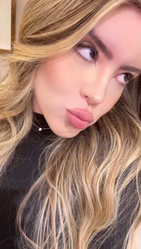 Margot Mellanie 17