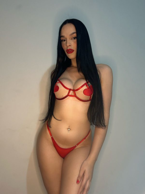 Yara Cerniatto 26