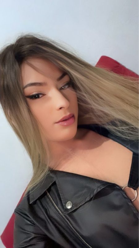 Ysla Benevides 3