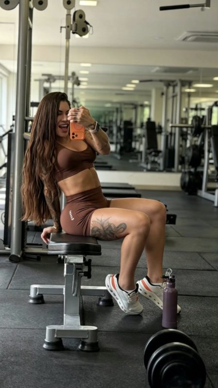 Karina Fontana 13